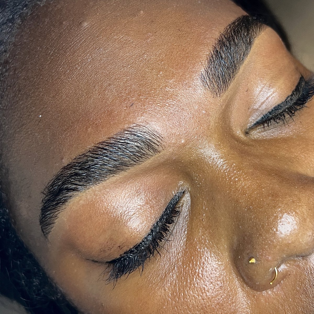 skinsasional's tweet image. getting your brows waxed by me &amp;gt; 🔥
