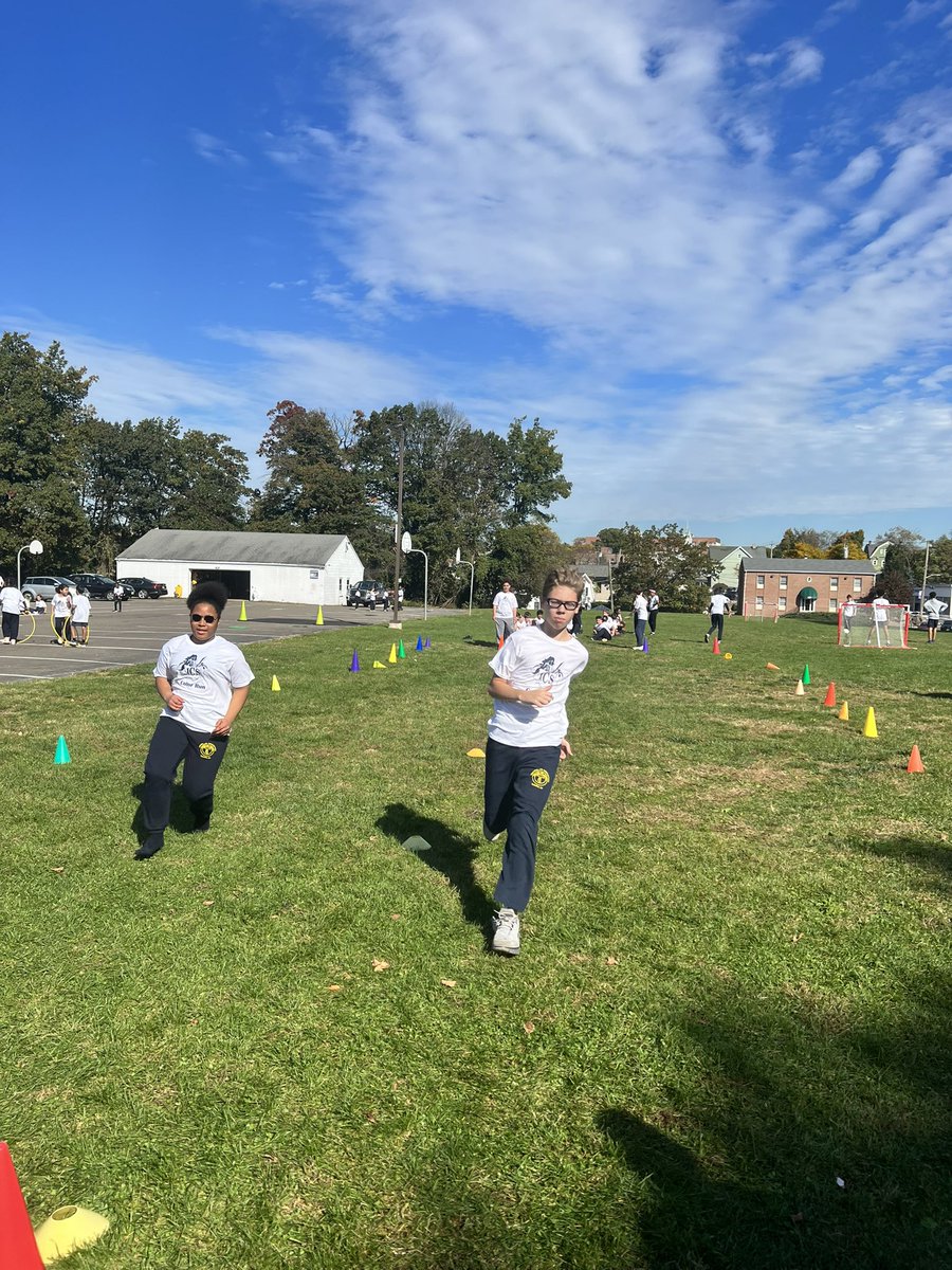 ICS Fall Field Day ⭐️💙 #playoutside #IncredibleCatholicSchool @ArchNY_Schools