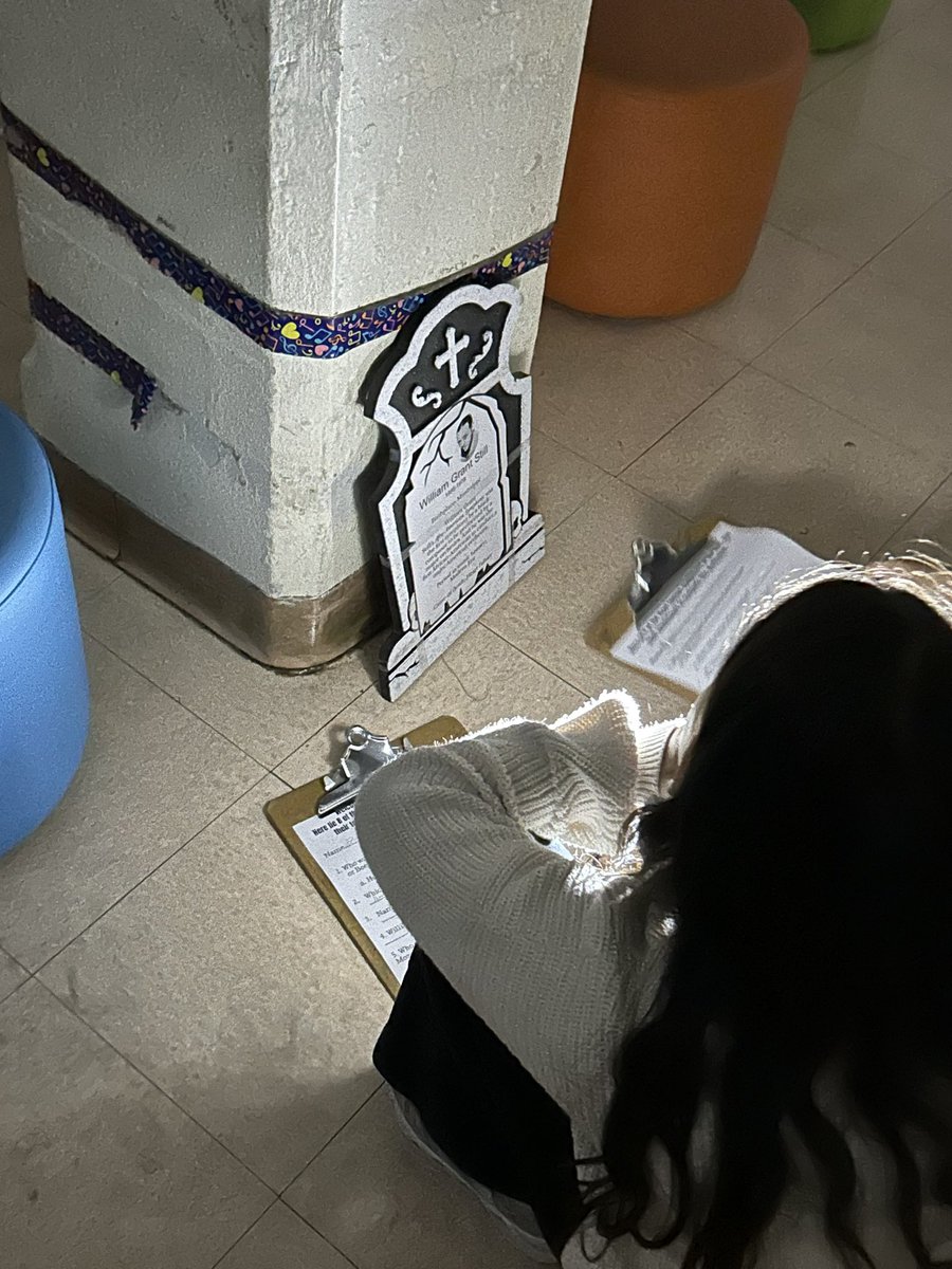 MsSternJLC's tweet photo. Third graders took flashlights and entered the “composer graveyard” to learn about classical musical composers! @FPBSchools #fpbshines #jlcshines https://t.co/M5dw5RL3z7