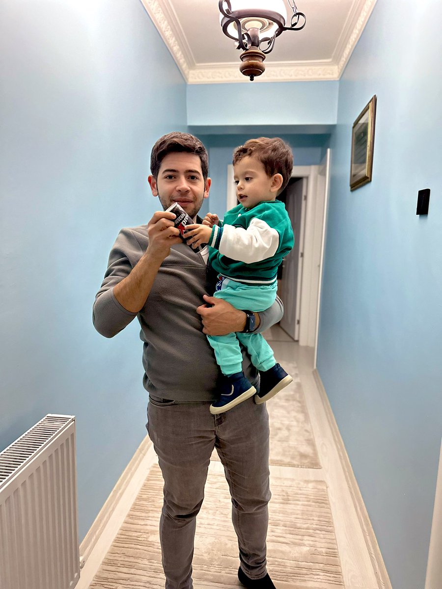 meteercan36's tweet photo. Bir dakika kahveye ortak çıktı 😅 https://t.co/l2qPrMsmjM