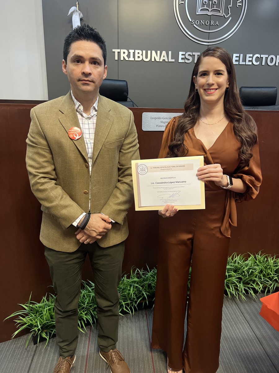 TEESonora's tweet photo. En conmemoración al #DíaNaranja, el día de hoy en el @tribunalestatalsonora tuvimos la visita de la Lic. Cassandra López Manzano @cassandralm8 Titular de la Unidad de Género de la @Policia_HMO. En donde nos brindó charla “Rompe El Silencio” al personal de #TEESON.
“La violencia NO es normal, No se justifica, NI se minimiza. 🧡