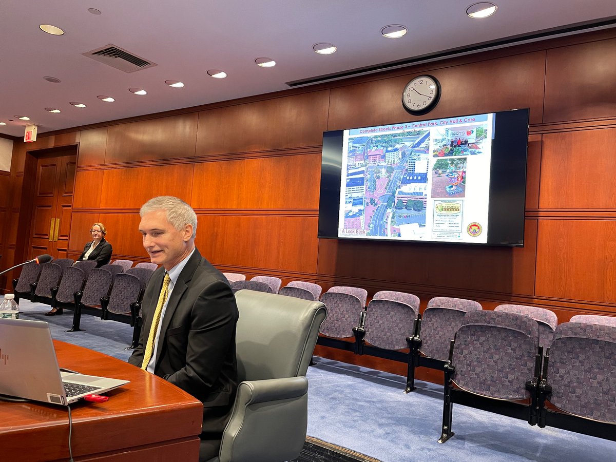 Anna Doroghazi tweet media