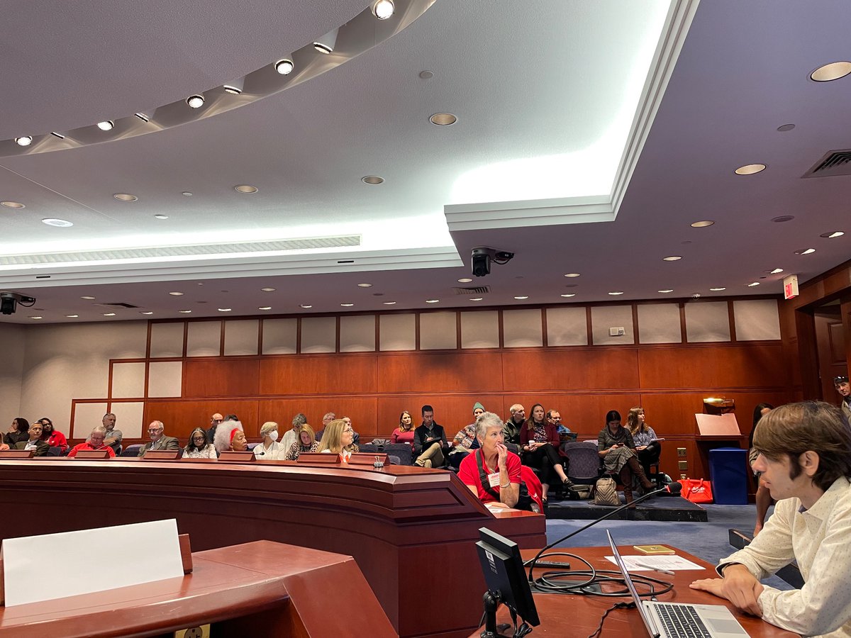 Anna Doroghazi tweet media