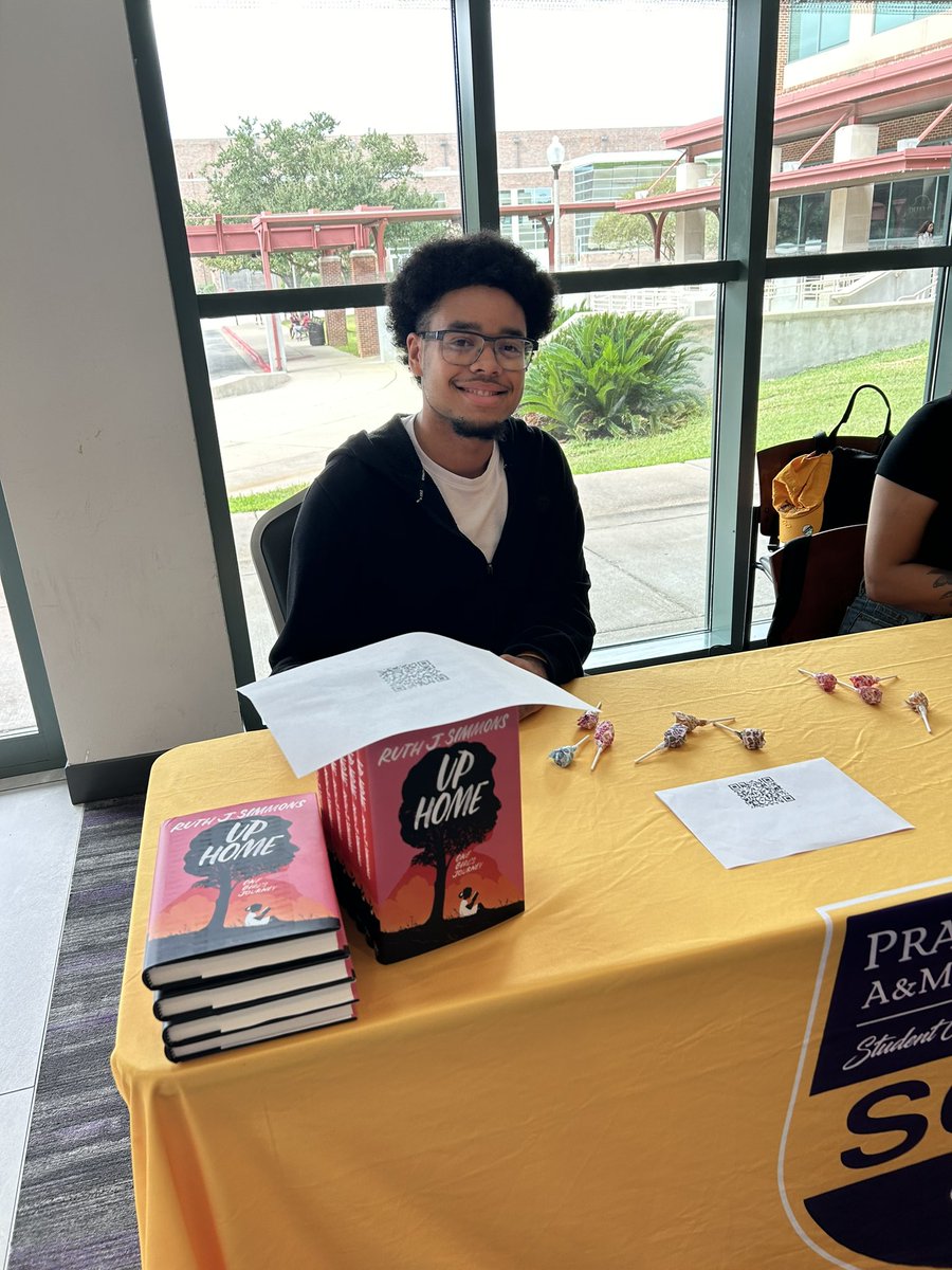 Panther Aids are putting in work!💜💛

Panthers, fill out this housing survey to help out our community!!
 pvamu.co1.qualtrics.com/jfe/form/SV_bN…