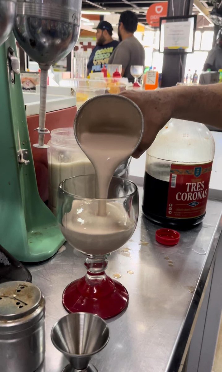SoyBvip's tweet photo. Un chocomilk del mercado y se te reinicia la vida https://t.co/pFrOlmrZ2U