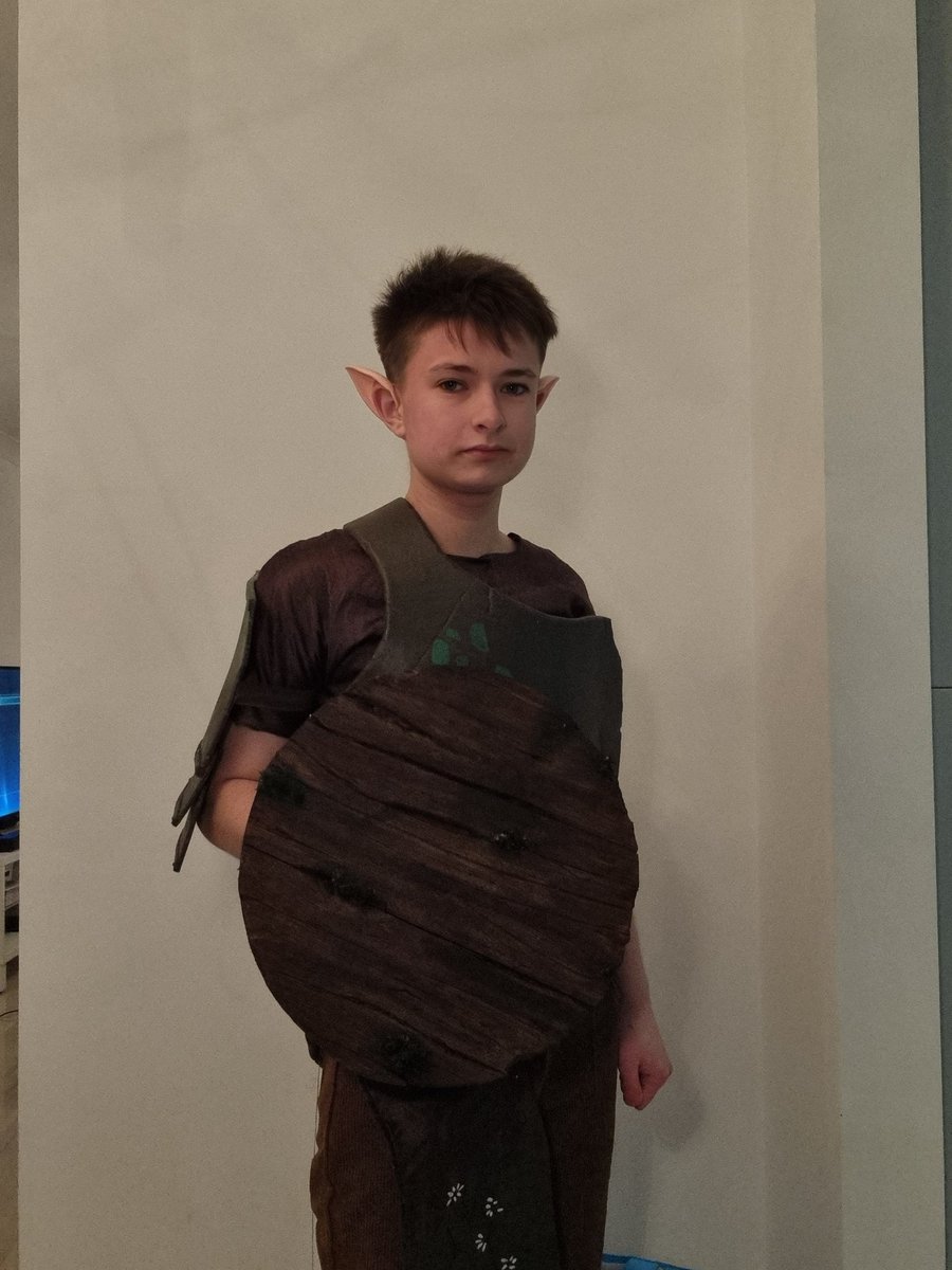 CochCap's tweet photo. And Orym Is DONE 
I really didn't mean to get into the con crunch but here I am
#Orym #OrymCosplay #CriticalRoleCosplay #CriticalRole #CriticalRoleCosplayer #CriticalRoleCampaign3 #BellsHellsCosplay #BellsHells #FoamCosplay #FantasyCosplay #FantasyCosplayer #DnD #DnDCosplay https://t.co/nWv93xYDZD