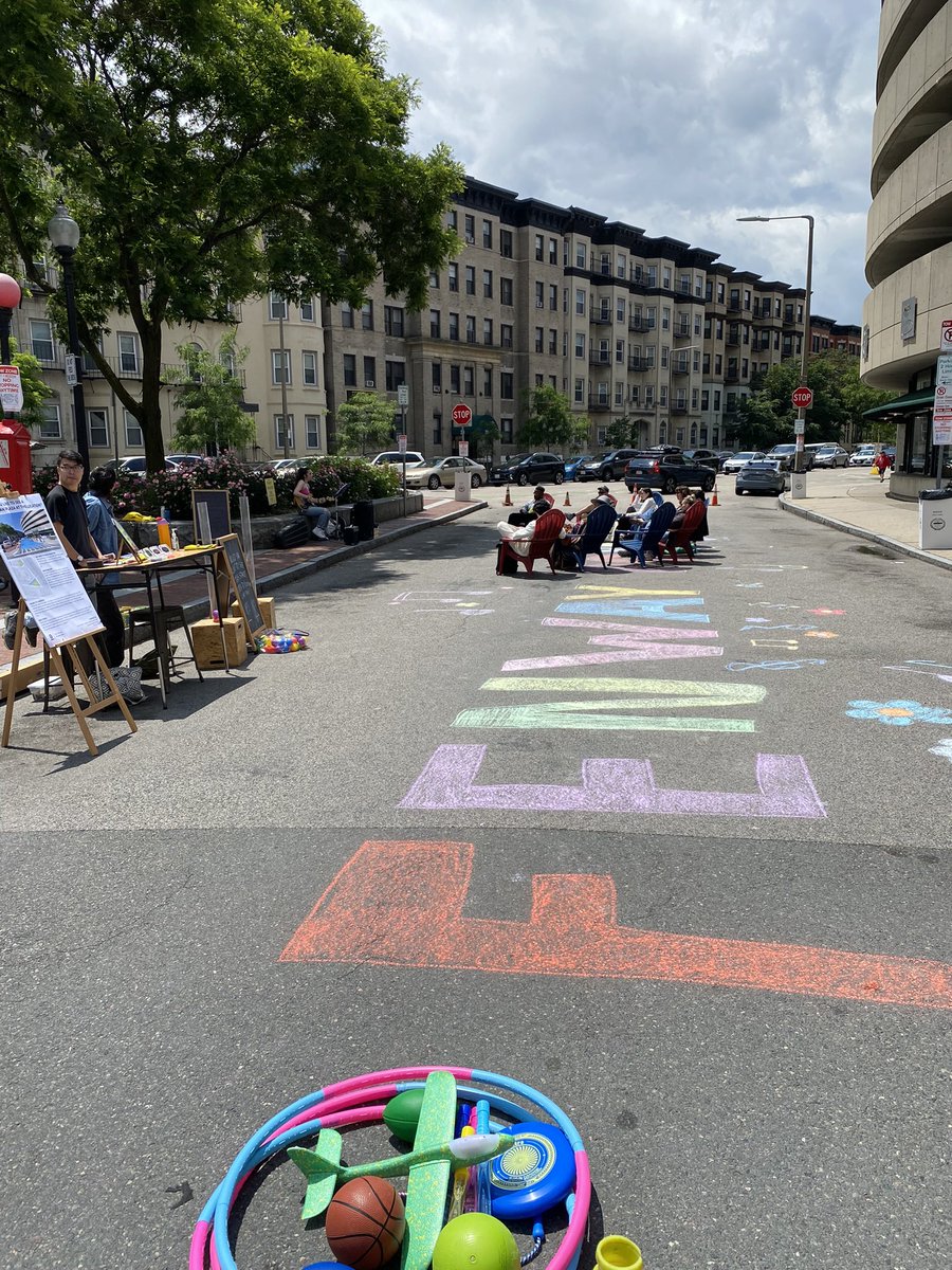 kn_avery's tweet photo. spoke with East Fenway residents this afternoon, and people are excited for tonight’s @BostonBTD meeting to discuss the transformation of this road to a pedestrian plaza! hope to see you there too :) https://t.co/CXQh80aGBw