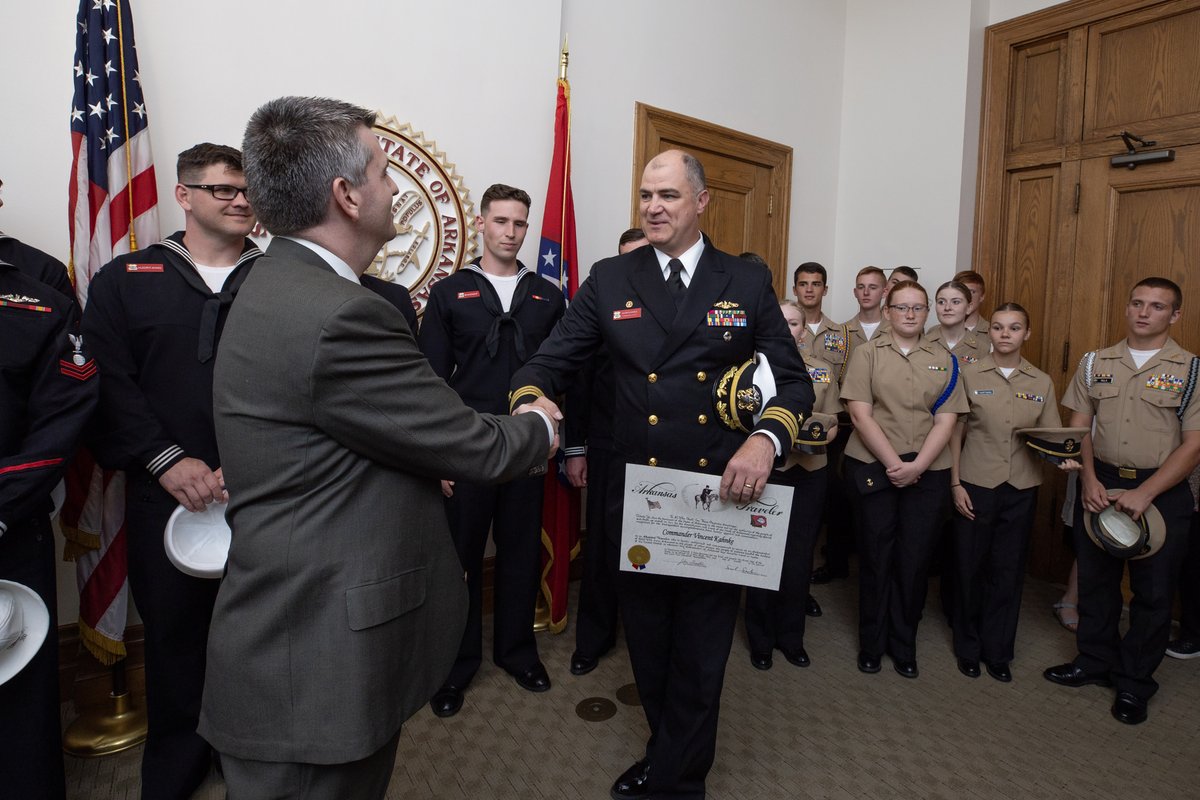 ARSecofState's tweet photo. On Monday, our staff was honored to host the Mountain Home NJROTC, Commander Adam Kahnke, and the crew of the new United States Navy submarine, the USS Arkansas. #ARSoS 

https://t.co/9rTqX02VCR https://t.co/rOw5yNDR4a