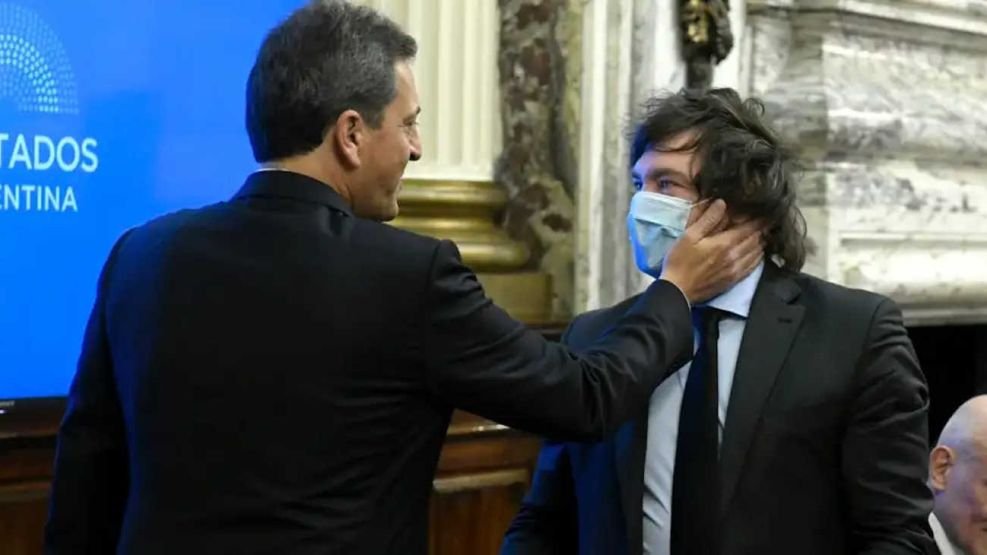 mathbancadarev's tweet photo. "Tem que votar em Massa, para derrotar o fascismo"

Massa: https://t.co/wxXhscbG5p