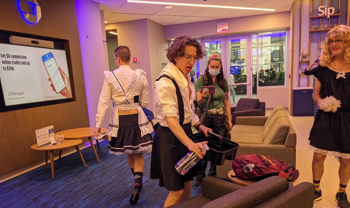 Extinction Rebellion Boston 🐝⌛🦋 tweet media