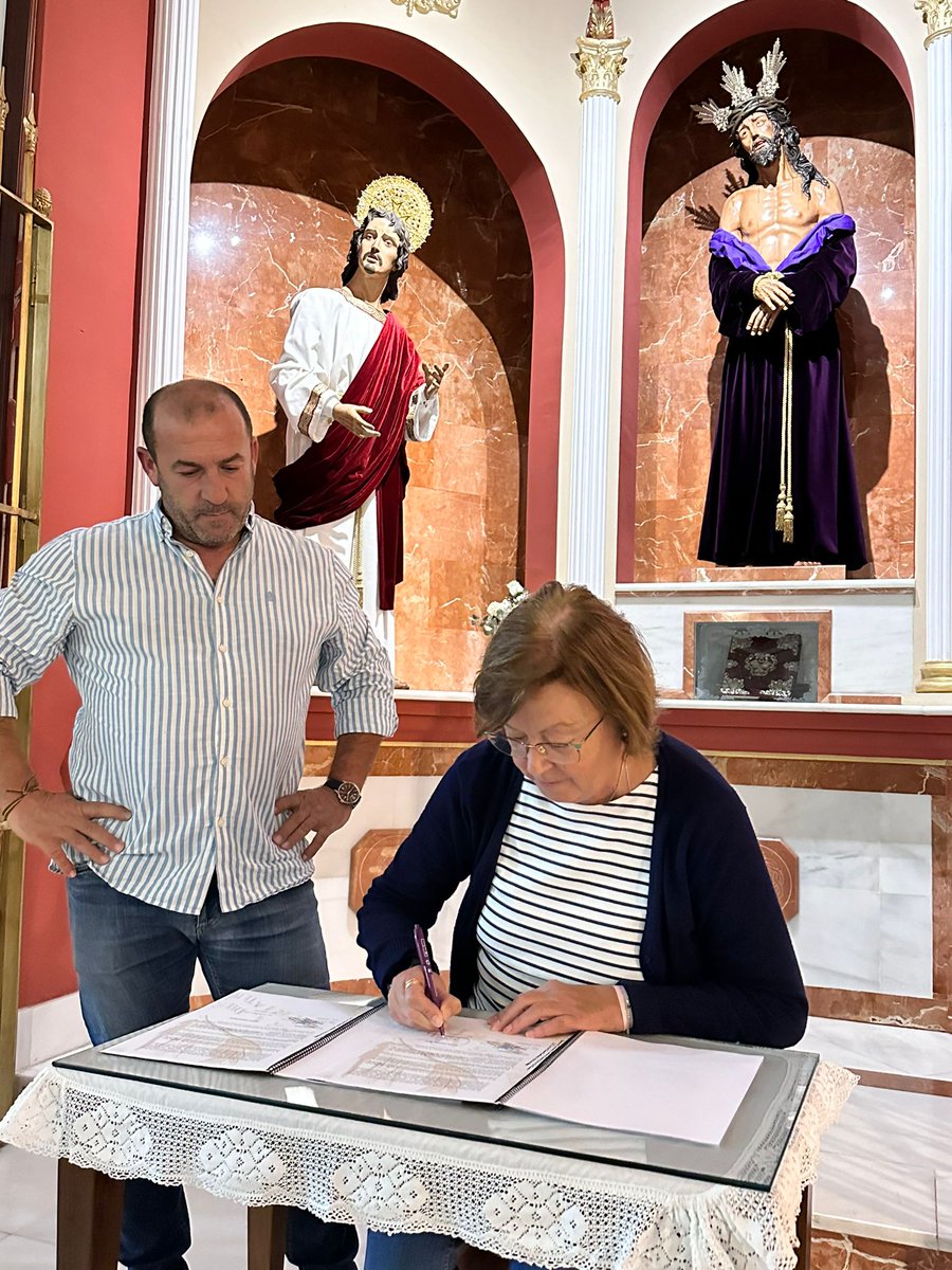 🔴🟢 ACTUALIDAD | Firmado el acuerdo para el acompañamiento musical del Paso de Misterio de cara a los próximos Martes Santos.

En la tarde noche de hoy, nuestra Hermandad ha firmado contrato con <a href="/RosarioArriate/">Rosario de Arriate</a>.
