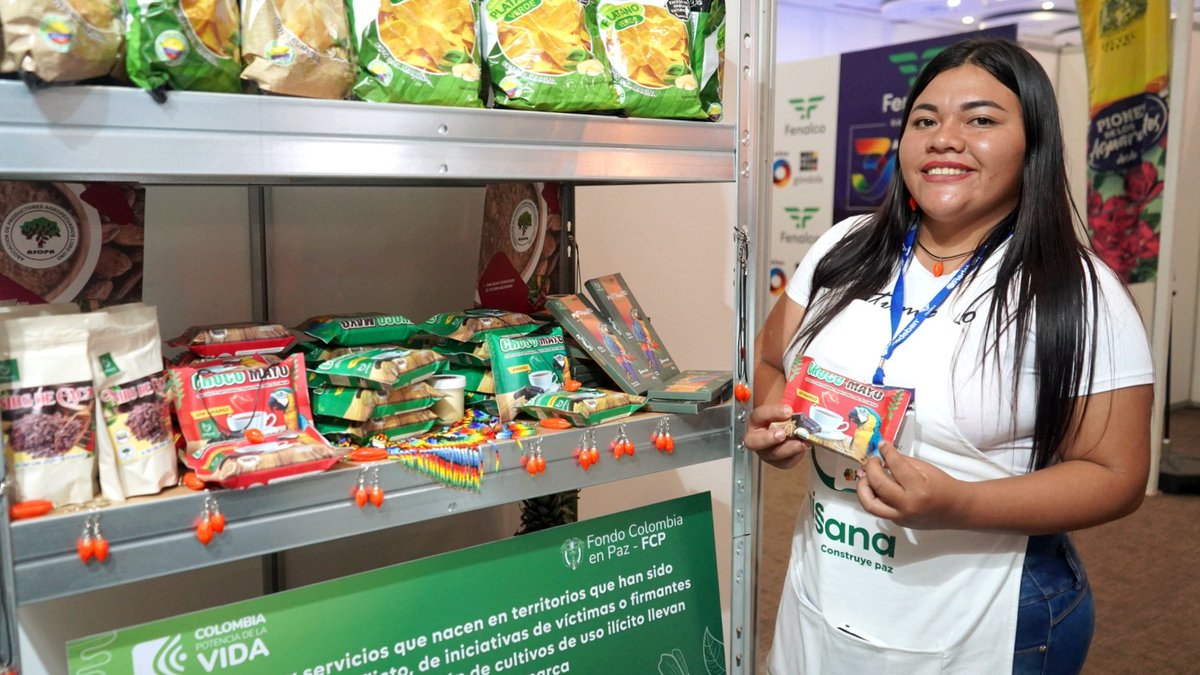 fcolombiaenpaz's tweet image. Cielo Obando llega desde #Putumayo para hacer parte de #Góndola2023 de @FenalcoNacional con apoyo de @ADR_Colombia.
 
Cielo y su familia son productores de chocolate y orgullo @Paissana_co.
Sus productos nacen un territorio afectado por el conflicto y hoy están #ConstruyendoPaz .