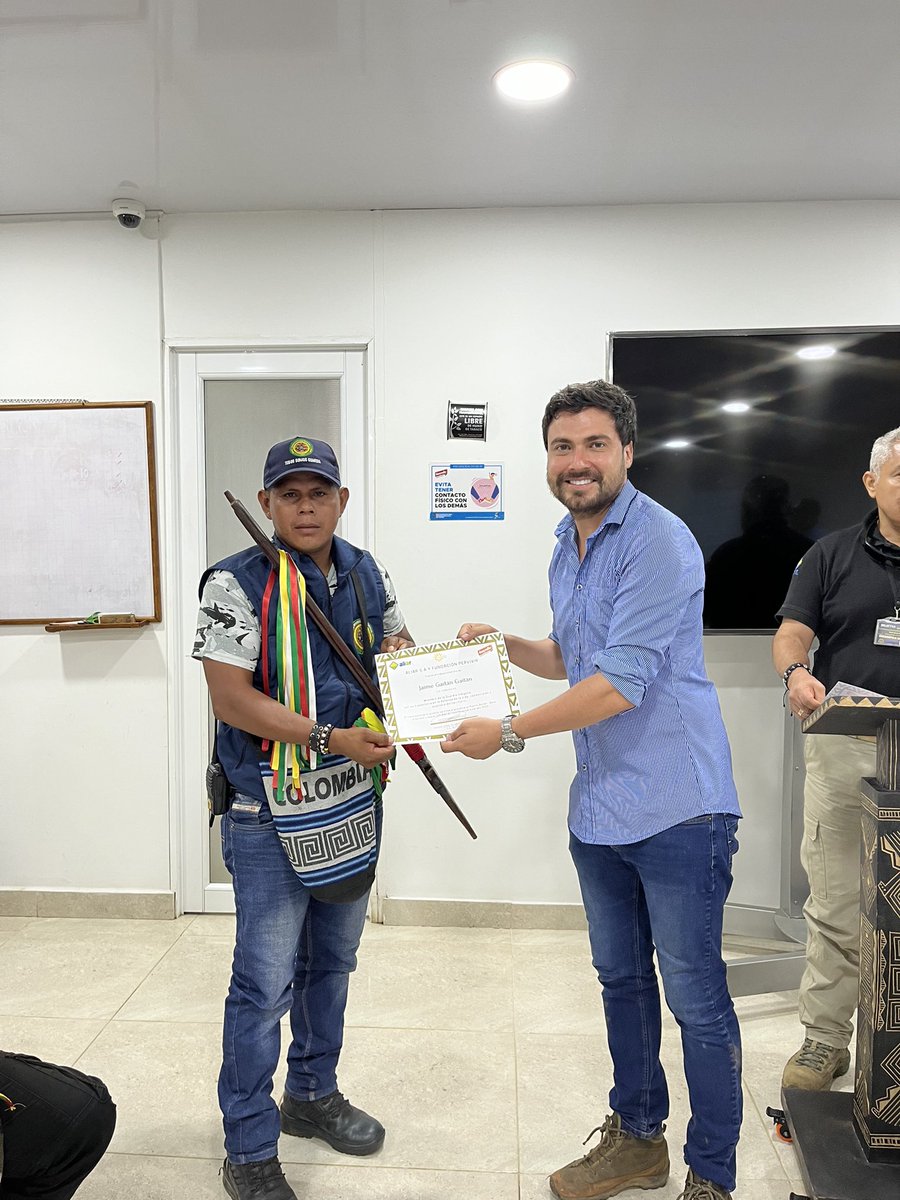 pervivir's tweet photo. Con gran satisfacción y en agradecimiento a su labor por el cuidado y la defensa de nuestro territorio, reconocimos a la guardia indígena del Resguardo Wacoyo - Etnia Sikuani, en cabeza del Coordinador para la Macro Orinoquia de Colombia, Flavio Yepes. (🧵) @aliaragro https://t.co/PPOPfZqvrq
