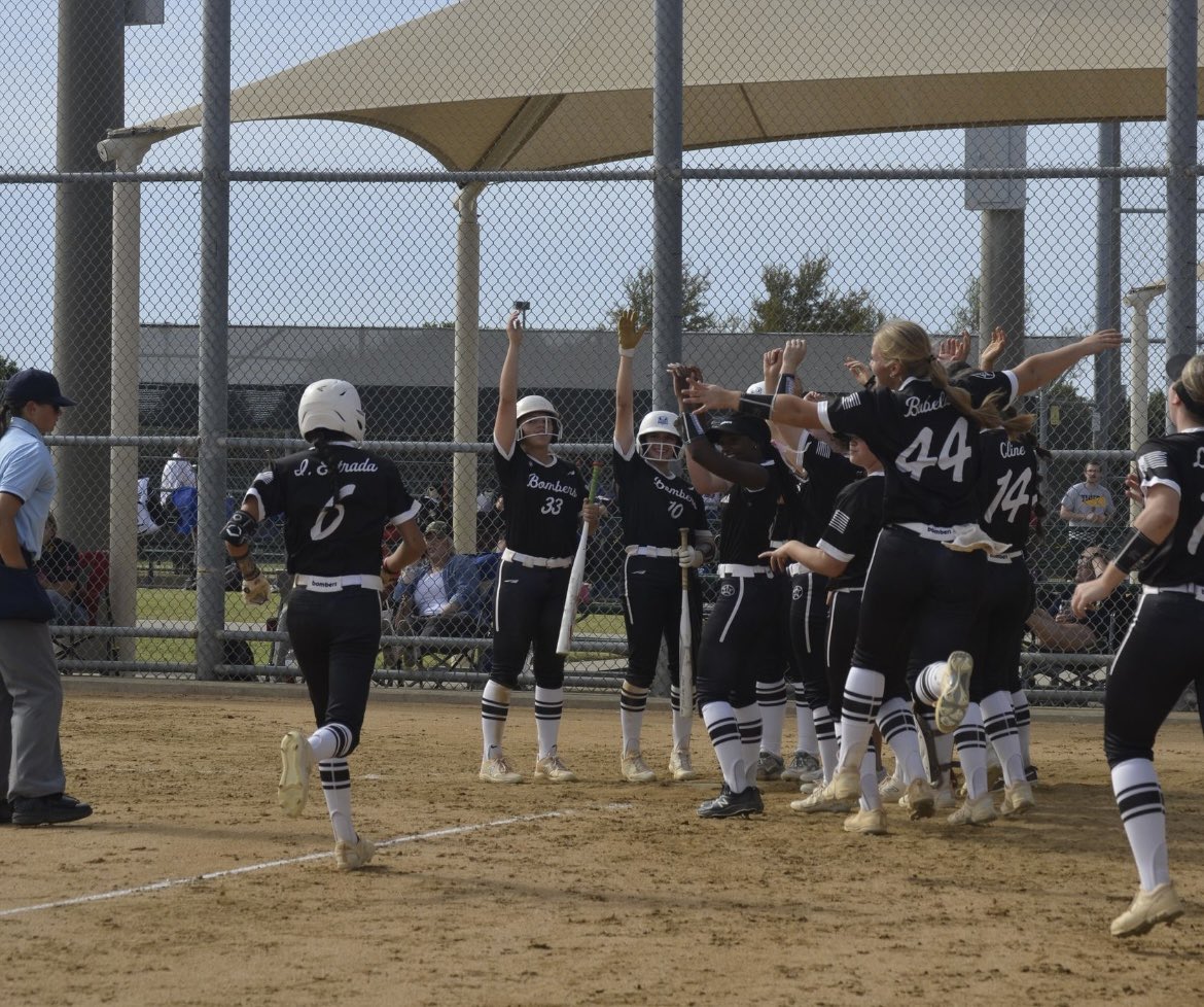 amariadams01's tweet photo. Ready to hit the fields with my teammates this weekend at the Impact Gold Invite. #midweekfeels #hiphiphooray #comeseeus https://t.co/C1rXFhS9rP