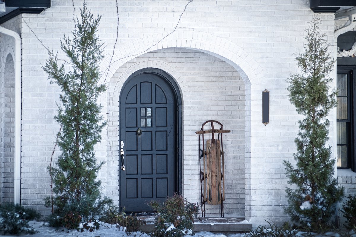 CorcoranPerryCo's tweet photo. Before you hit the slopes or lace up your ice skates, take some time to winterize your home. You wouldn't want a heating system hiccup to ruin your post-snow adventure coziness. 

🏂 Stay warm and safe all winter long with these 8 tips. ☃️  https://t.co/1Y7mGwxJWh https://t.co/bErIsEnxFv