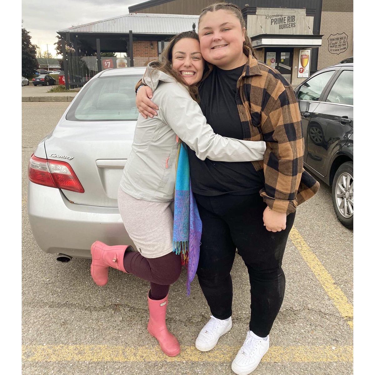 ronniedohertyy's tweet photo. Woman Crush Wednesday goes out to these pretty little lady’s 💞🥰 So happy I finally have little sisters in my life. Thrift shopping Tuesdays!! 😁🤩
#SisterDate #RoadTrip #GirlsDay #FavouriteHumans #MyLittles #Family #Thrifting #Brockville #Loyalty #WCW https://t.co/jOECscGQnF