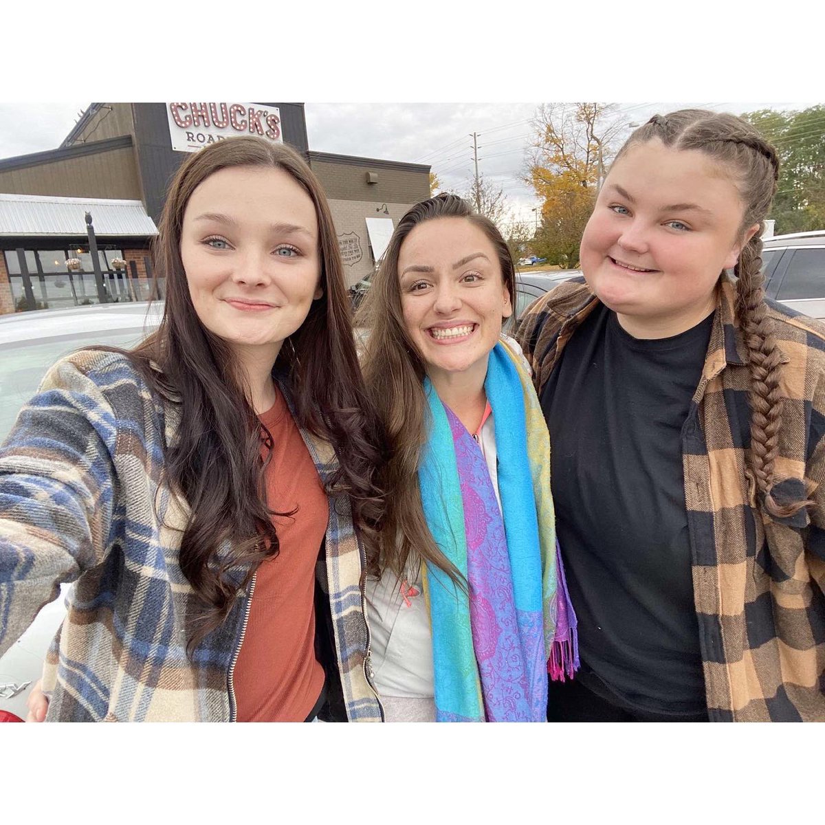 ronniedohertyy's tweet photo. Woman Crush Wednesday goes out to these pretty little lady’s 💞🥰 So happy I finally have little sisters in my life. Thrift shopping Tuesdays!! 😁🤩
#SisterDate #RoadTrip #GirlsDay #FavouriteHumans #MyLittles #Family #Thrifting #Brockville #Loyalty #WCW https://t.co/jOECscGQnF
