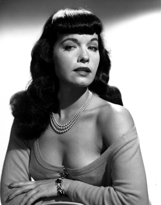 👑 Portrait of a queen 💖   #pinupqueen #1950s #bettiepage #pinup #retrostyle #bettiebangs #vintagefashion<a href="/tag/pinupqueen"class="tags">#pinupqueen</a><a href="/tag/1950s"class="tags">#1950s</a><a href="/tag/bettiepage"class="tags">#bettiepage</a><a href="/tag/pinup"class="tags"><span>#pinup</span></a><a href="/tag/vintagefashion"class="tags"><span>#vintagefashion</span></a><a href="/tag/retrostyle"class="tags"><span>#retrostyle</span></a><a href="/tag/bettieban"class="tags"><span>#bettieban</span></a>