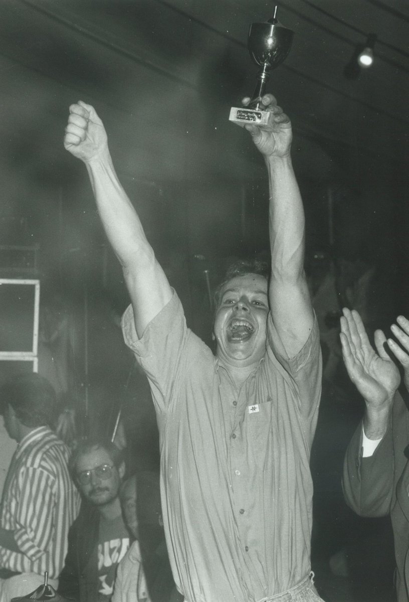 Brabantsfaam's tweet photo. Wat een ontlading! Terug naar 1987. Ook deze foto’s en nog veel meer zijn op de vernieuwde website van BF te bekijken. #brabantsedag https://t.co/sXjn1yApVb