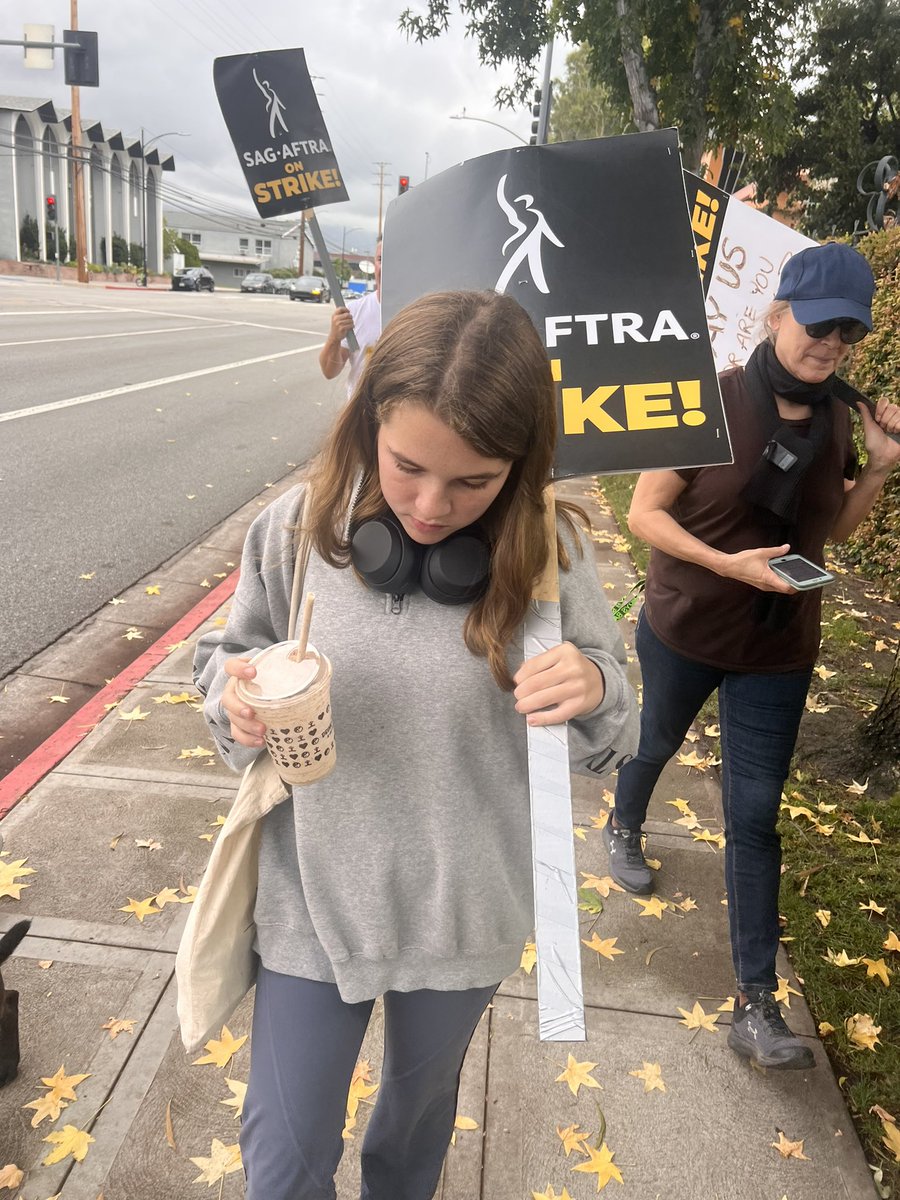Raegan Revord on X: Sending all the good vibes to our negotiating  committee today! @sagaftra SagAftraStrike sagaftrastrong  t.cokPkVZuQzba  X