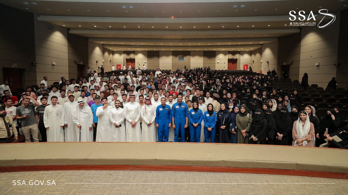 saudispace's tweet photo. من منطلق التعاون بين #وكالة_الفضاء_السعودية والجامعات السعودية، زار رواد الفضاء السعوديين جامعة الملك فهد للبترول والمعادن @KFUPM
للمشاركة في جلسة حوارية مع الأكاديميين وطلاب الجامعة؛ لتعزيز أهمية الفضاء والأبحاث العلمية ودور الجامعات في المساهمة في دعم قطاع الفضاء في المملكة. https://t.co/PKp1EbaiMN
