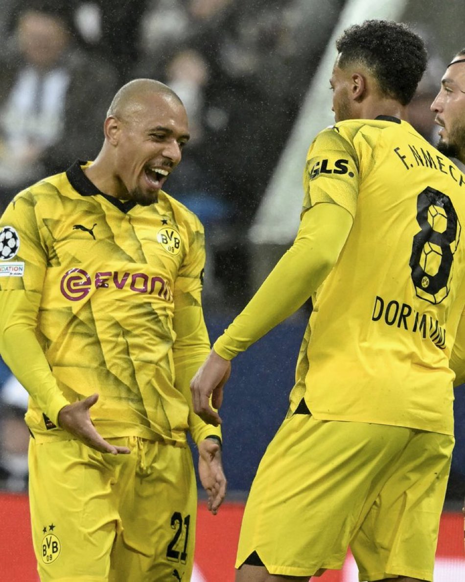 BVBExpress's tweet photo. GUTE NACHT! 🖤💛🙌🏻 
#BVB #ChampionsLeague https://t.co/q9HqYBxyc0