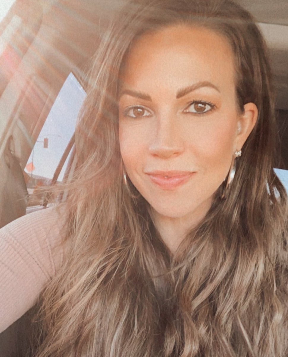 Happy Wide Soled Wednesday 🤗👣 My awesome Hair Stylist with big wide meaty Soles 🦶🏻🦶🏻decided to join size 12s sweaty smelly soles ! Can do custom vids and pics request and has premade content 🤩#feet #soles #bigsoles #sole
⭐️ Patreon.com/Bethhassole