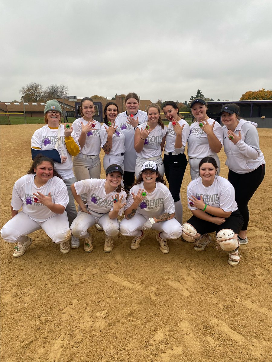 Team Purple (wearing white) WINS 🟣 Thanks to everyone for coming out to games and supporting this fall!! Can’t wait for big things this spring 👀 

#goregents