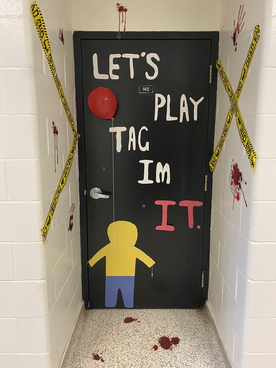 MrsJordan__'s tweet photo. Door decorating for Halloween! Everyone drew out an idea and this is what we decided on as a class!

@alcdsb_gvan https://t.co/SAy3rKBTcR