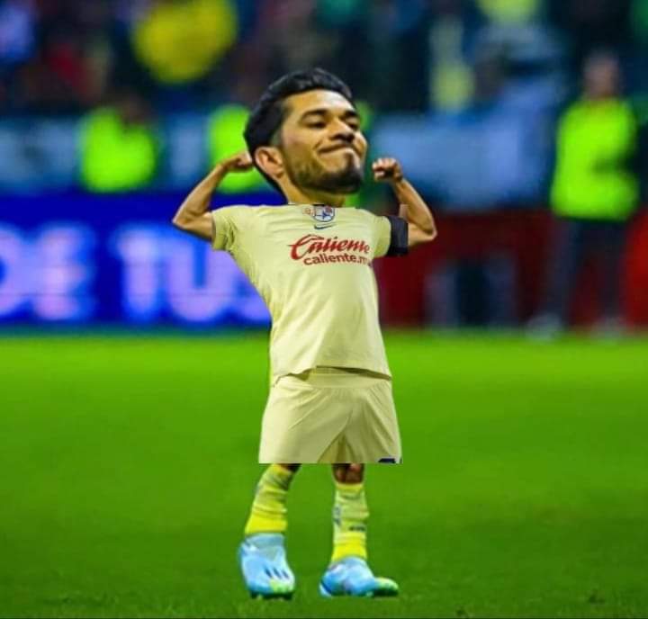 FutbolSelecto01's tweet photo. Nadie le esta dando mérito a Henry Martin por el doblete de Santiago Giménez, quien evidentemente le estuvo mandando mensajes y marcando toda la noche-madrugada a los defensas de la Lazio para cansarlos 😎

#ChampionsLeague https://t.co/muHtRIlNJw