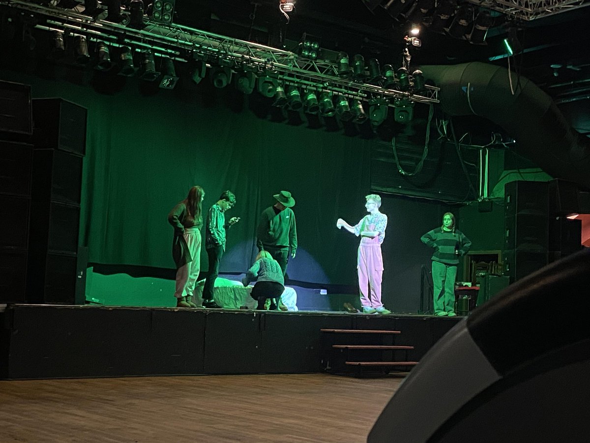 jonnyboy4all's tweet photo. Lighting a production of the wizard of Oz this week, here are some of the pictures! https://t.co/zSh5wxYLLB