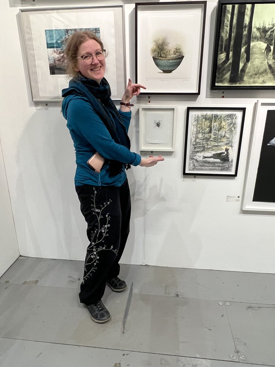 maye_TXC21's tweet photo. A lovely evening catching up with @glasgowjane and seeing her wonderful bee in the “wild” @WoolwichCPF #teenytinyprint. https://t.co/Pq0NYLKeB9