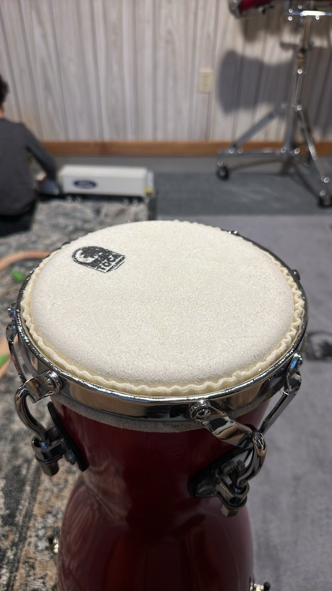 cadamesofficial's tweet photo. I love recycling! New head for my Iya from a broken Djembe head. @tocaperc #recicla #bata #tamborbata #recycling #newhead https://t.co/Go9KBar5D2