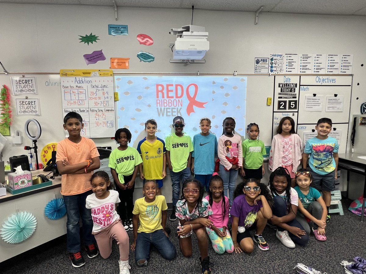 MrsPope2009's tweet photo. Red Ribbon Week @JeterElem https://t.co/w7cRMhx5AR