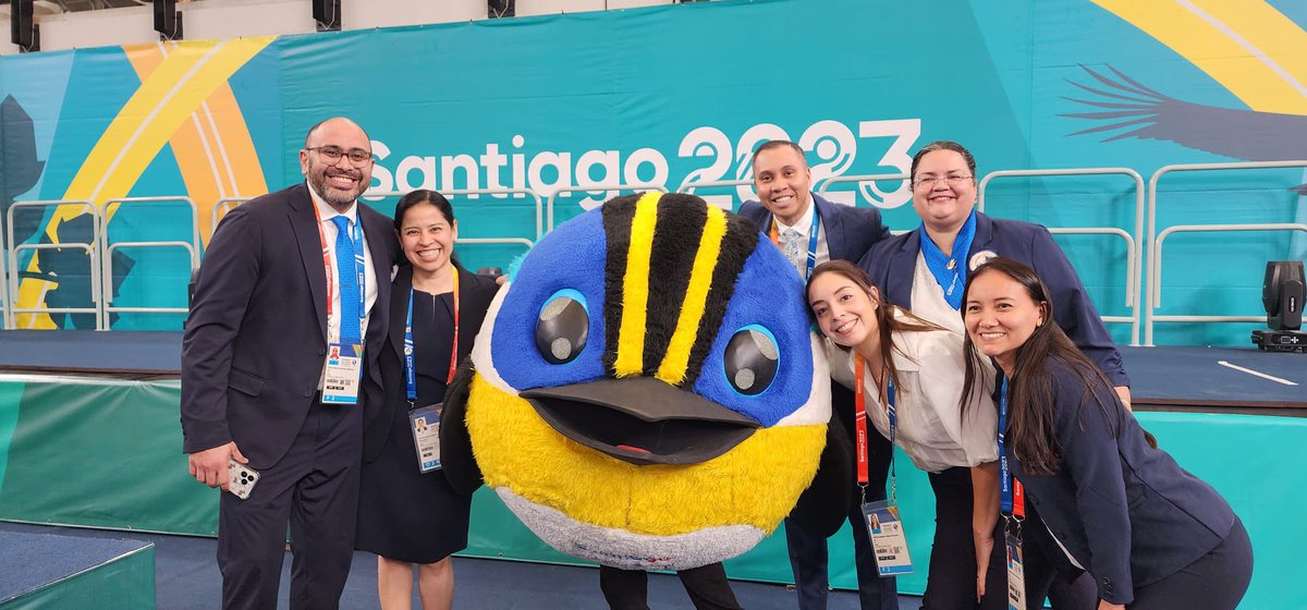 yazairac's tweet photo. Mi oficina hoy y foto con Fiu
#Santiago2023
#Gymnastics
#Fiu
#UPAG
#UPAGPAGU https://t.co/jdgHvaLz7n