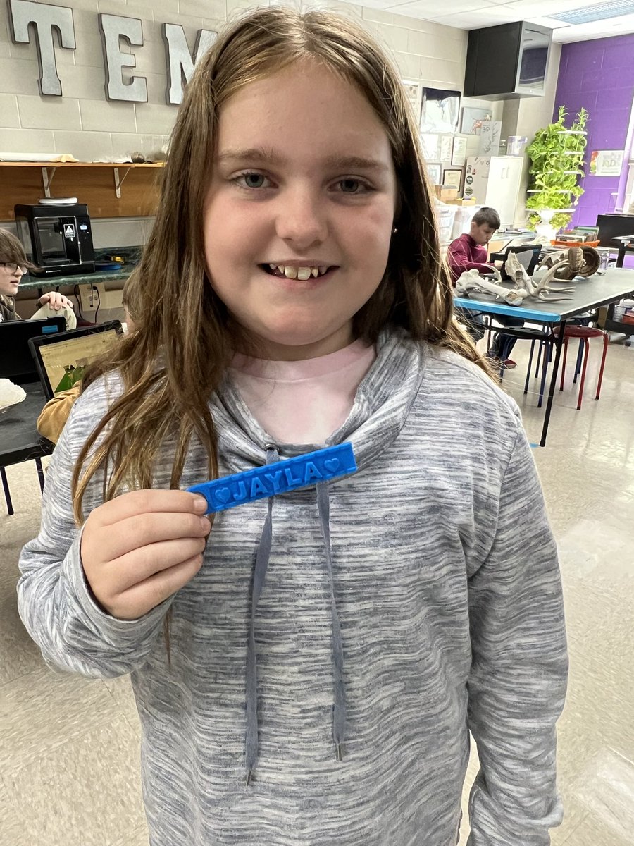 MrsSheriffSTEM's tweet photo. More 3D printing in #STEM 💎 @makerbot https://t.co/EGJQFiMtPe