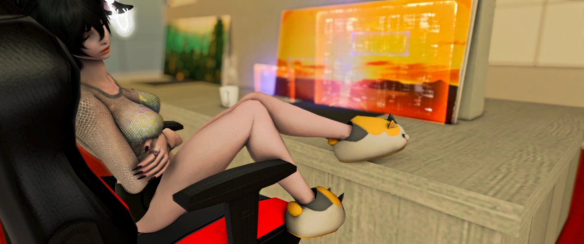LSMFFXIV's tweet photo. #Wowwednesday brings us to the design studio of Ikika Remifaso of Marilith. Wanting to relax by the computer, or take some cute poses upstairs in the lighted area? Then come by and visit! Dynamis | Marilith | Mist | W17 | P4

#EorzeaPhotos   | #ffxivglamour | #ffxivsnaps  | #gpose | #gposers | #ffxivstudio | #ffxivcommunity