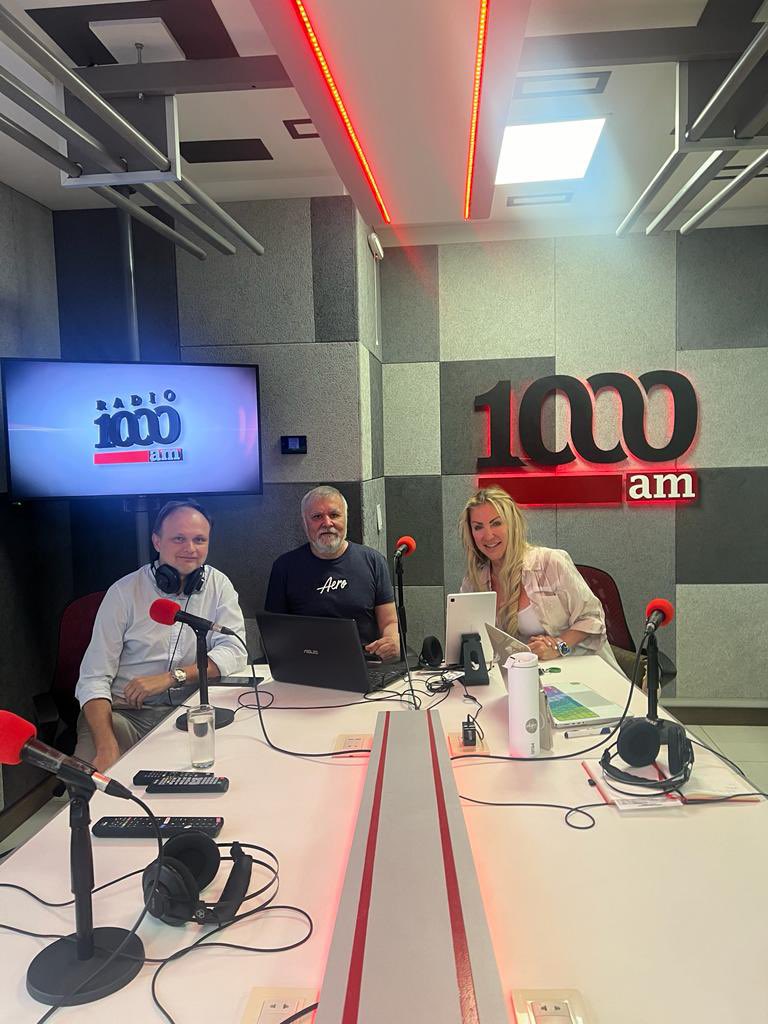 Ya estamos con el Dr José Morinigo Otorrinolaringólogo en #JarroCafeMujer 
hace click aquí y seguinos en vivo facebook.com/10006360699818…

"La tecnología y la investigación médica están avanzando a pasos agigantados. Es asombroso pensar en lo lejos que hemos llegado en solo una