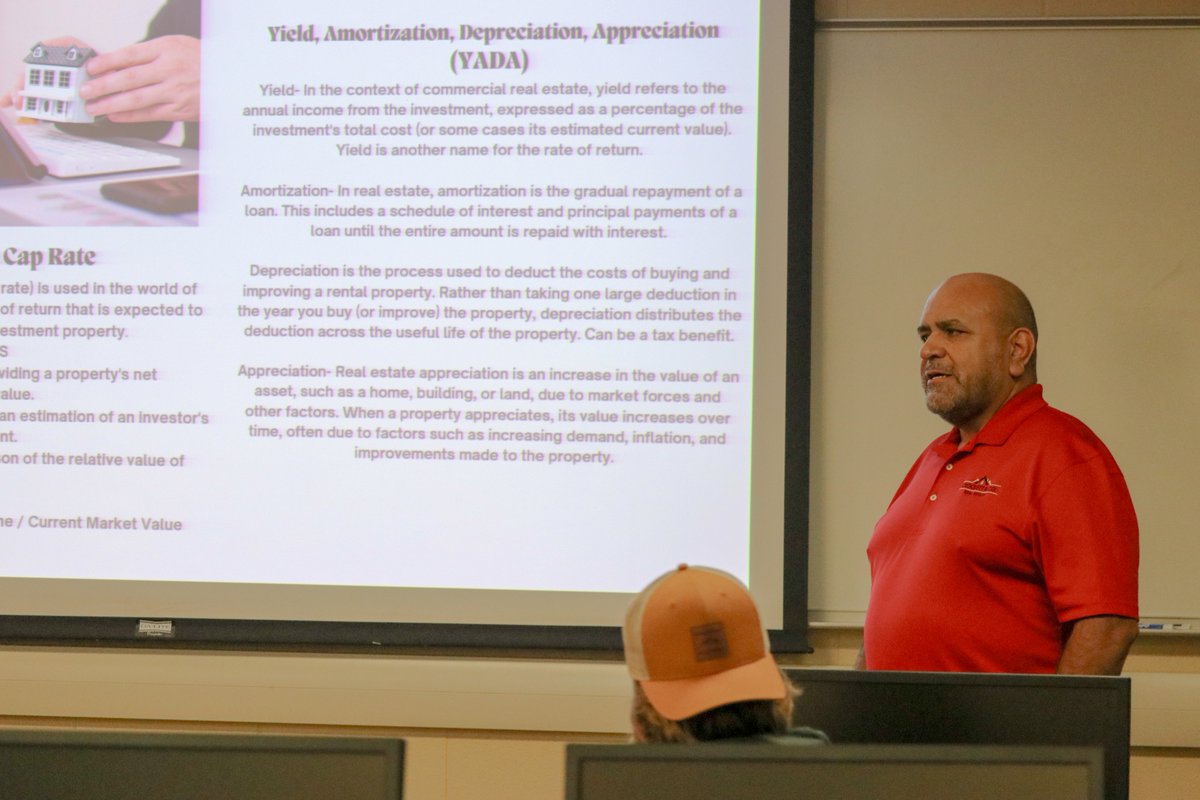 GCCCBroncbuster's tweet image. Today, Gabe Gallardo and Brian Crockett, Broker at Crockett &amp;amp; Co Real Estate with Crockett &amp;amp; Co. Real Estate returned to visit Dr. Ortega&apos;s Personal Finance class. Students had the opportunity to learn and ask questions on #RealEstateInvesting🏘️.

#FinanceClass💸