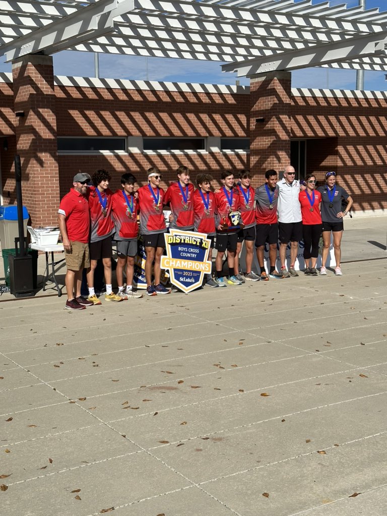 D11Sports's tweet photo. CHAMPIONSHIP WEDNESDAY: Your team champion in the @PIAADistrictXI 3A Boys Cross Country Meet is @ParklandAthlet1. https://t.co/SVC3o97EF1
