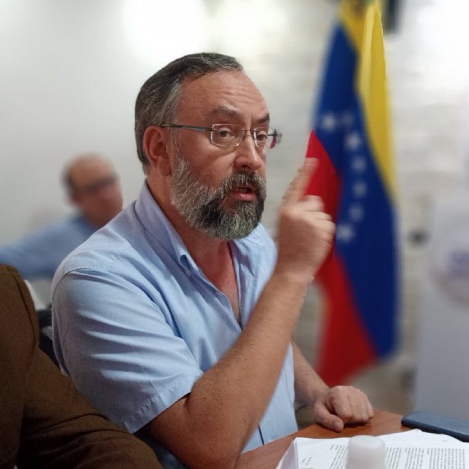FreiderGandica's tweet photo. Este es el SEÑOR que no se doblegó y organizó el mayor acto de civismo en Venezuela este 2023. 

Jesús María Casal es un HÉROE NACIONAL. 

#YoApoyoALaComisionDePrimarias https://t.co/v48941kX25