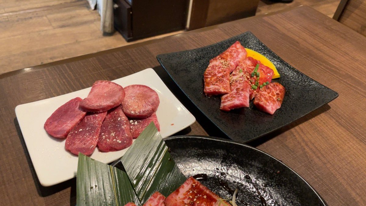 ShiroTourer's tweet photo. ベイクォーターのKollaboにて焼肉
ホントはサムギョプサル食べようと
してたんだけど、やっば焼肉になるね
うーまい https://t.co/dmiV74YqJ8