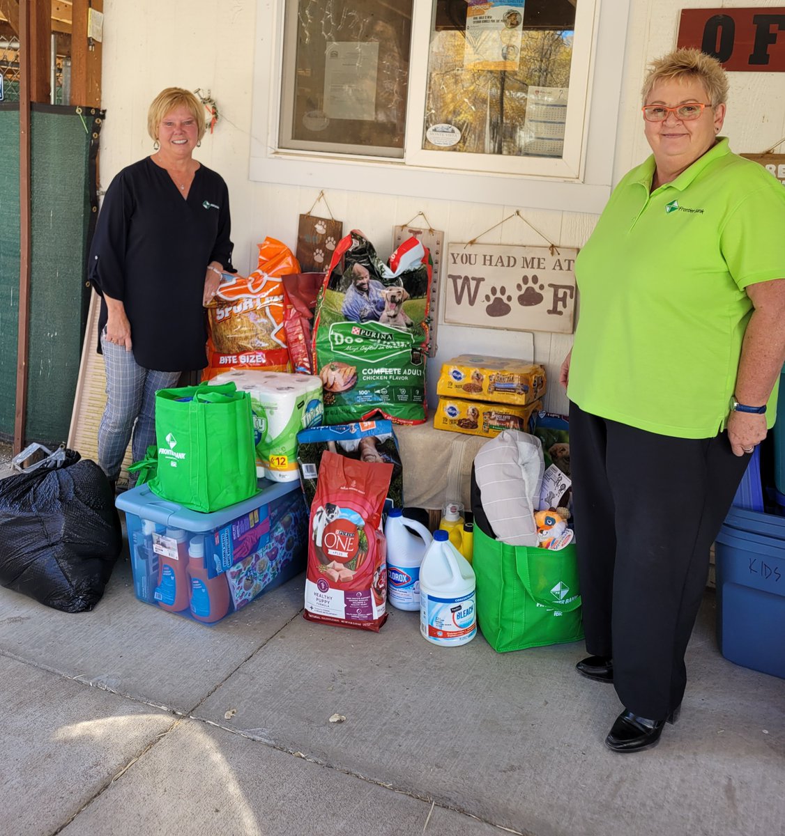 FrontierBankCO's tweet photo. Our pet supply drive to benefit Conour Animal Shelter - Upper Rio Grande Animal Society was a huge success!  Members of our Alamosa branch delivered the donated items to the shelter today.  Thank you to everyone who participated in this great cause! https://t.co/Ps3DgqMPfg