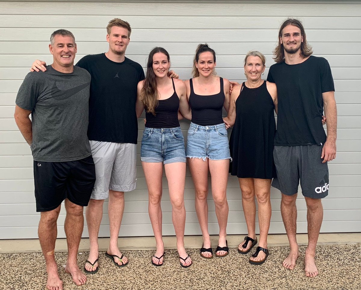 The Pick and Roll 🇦🇺🏀 (@pickandrollau) on Twitter photo FEATURE | The Gaze name stands out when discussing great Australian basketball families. Yet surely, the Frolings have staked their claim amongst the top echelons.
<a href="/WildTonyAppears/">Tony Cocking</a> caught up with the Froling family: bit.ly/46Qwbs8
#AussieHoops #NBL24 #WNBL24 FEATURE | The Gaze name stands out when discussing great Australian basketball families. Yet surely, the Frolings have staked their claim amongst the top echelons.
<a href="/WildTonyAppears/">Tony Cocking</a> caught up with the Froling family: bit.ly/46Qwbs8
#AussieHoops #NBL24 #WNBL24