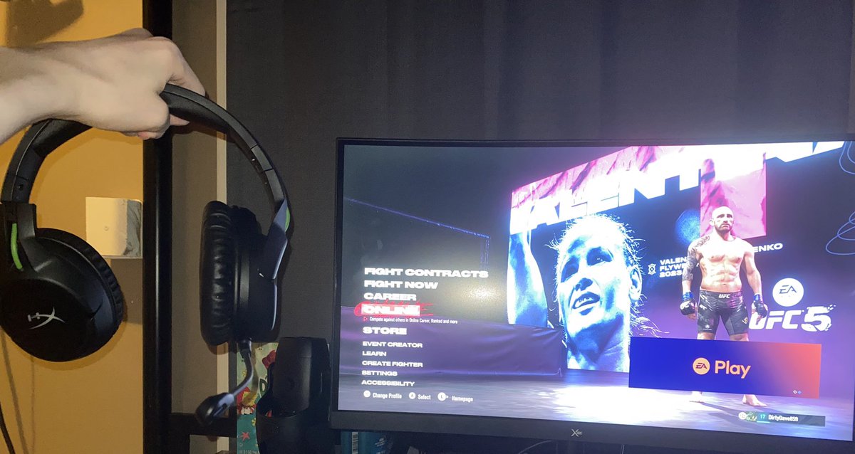 I’d like to thank <a href="/axledge_/">Axledge</a>  for sponsoring the headset and monitor as well as <a href="/1v1Me/">1v1Me</a> for sponsoring the NEC league and making winning these prizes possible. Both have been helping expand on the UFC esports scene and I appreciate them greatly