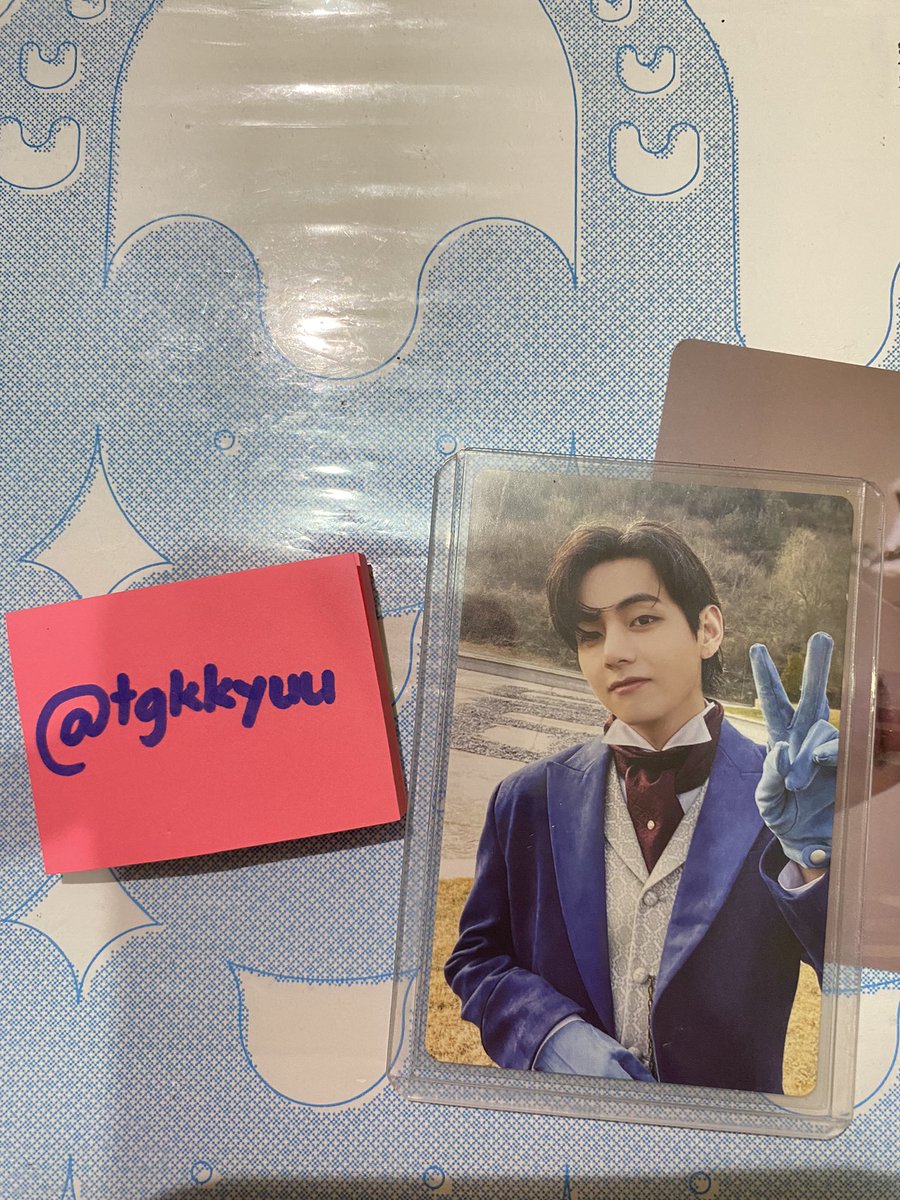 tgkkyuu's tweet photo. wts lfb tae fofo pc PH 

tae bridgerton for ₱600 
MINT CONDITION

MOP: GCash or Maya 
MOD: jnt or sco 
LOC: Cebu 

tags Veautiful days  taehyung v fofo tae bridgerton rpc 
#tgksells https://t.co/HFmOgBDXe9