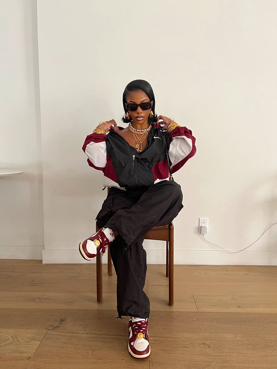 dearra's tweet photo. they ain’t got enough in they budget for me to talk to dem https://t.co/Rf3J4ZL1ib