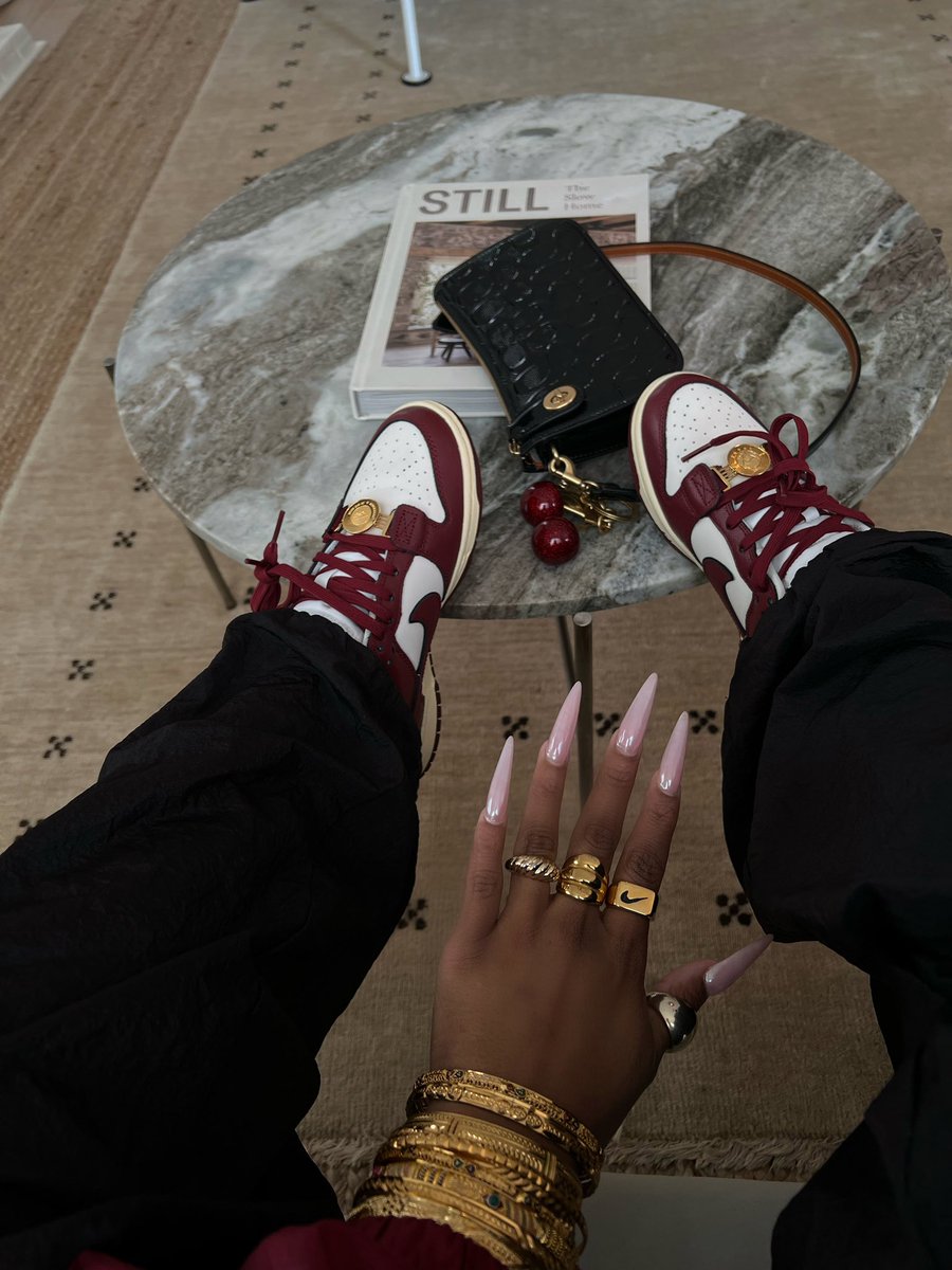 dearra's tweet photo. they ain’t got enough in they budget for me to talk to dem https://t.co/Rf3J4ZL1ib