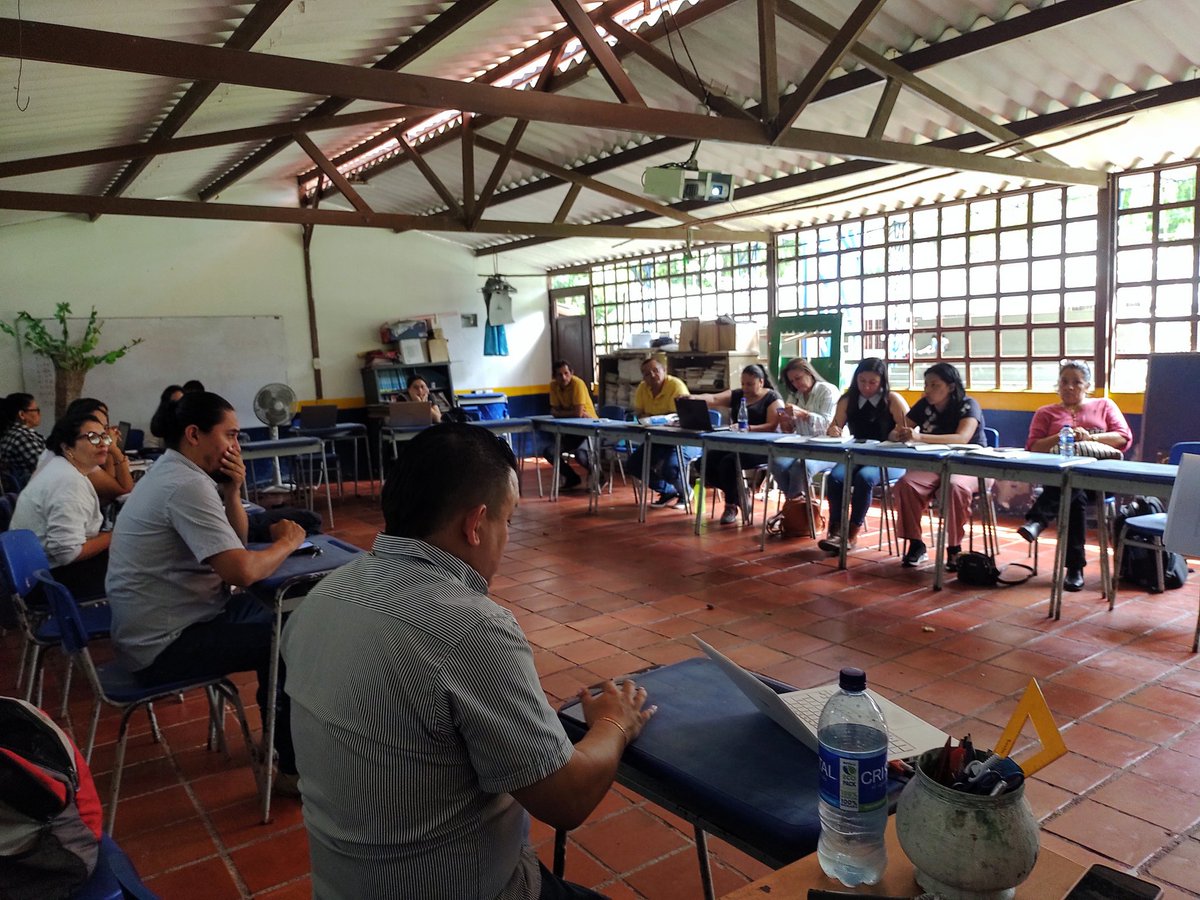 jackdavidanzola's tweet photo. CDA Talauta de El Peñón Cundinamarca, docentes comprometidos con la educación. Formación docente en acción @PTA_Colombia @JennyCarito @DazRubiano @Mineducacion https://t.co/qtmNaW3kGm