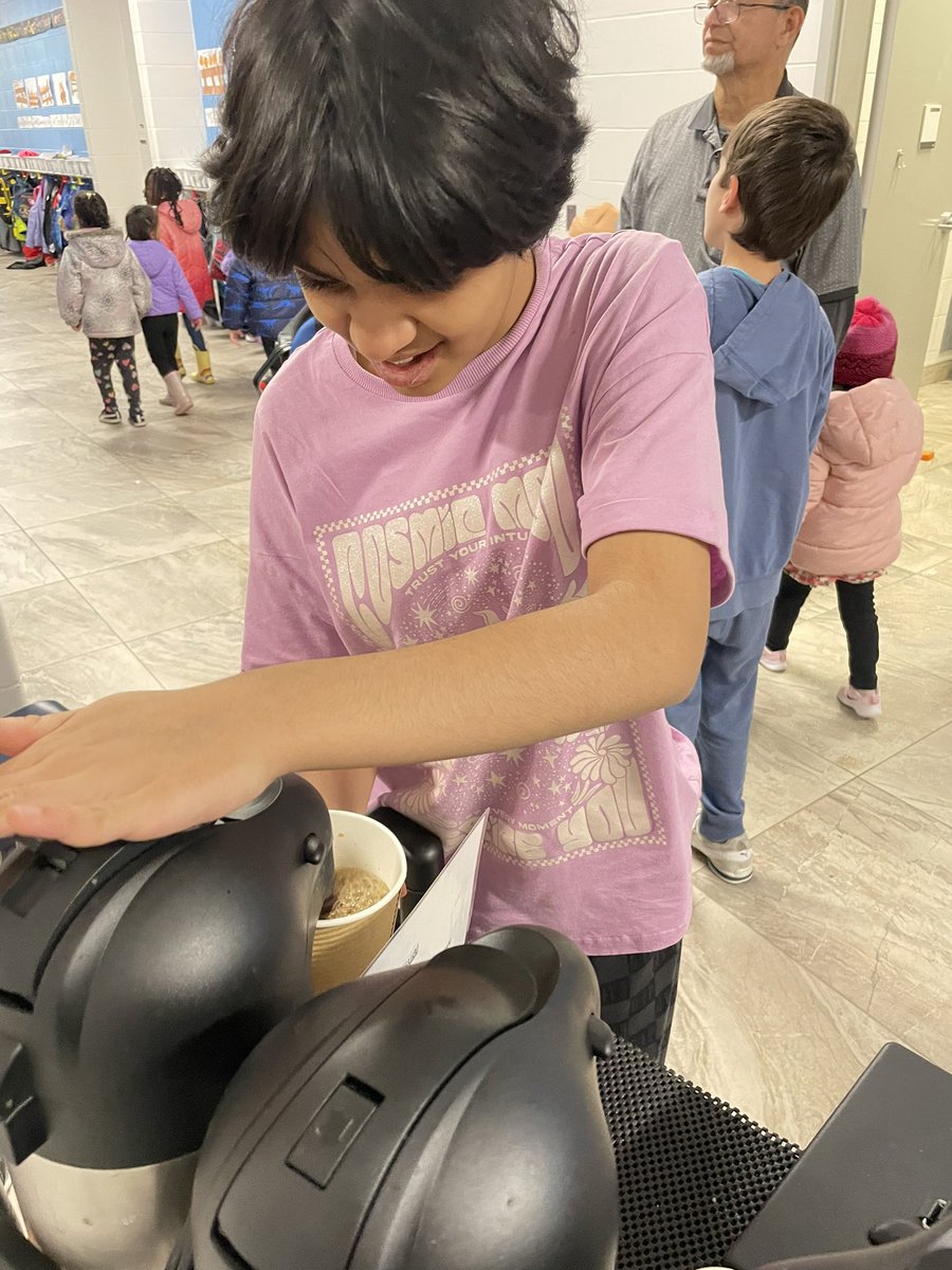 Another successful #CoffeeCart for the #OakCreekAces! Added yet another recruit today! We love serving the #OwlCommunity staff! #OCproud #SpecialEducation <a href="/oakwrdsb/">Oak Creek PS</a>